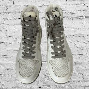 Steve Madden Women’s Freethrow High- Top Sneakers White/ Grey Snakeskin 10M